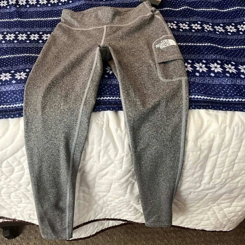 COPY - NWT The North Face Girl’s Gray Leggings With Pocket Size Large 14/16